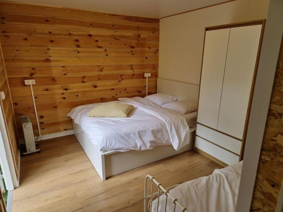 3 Bedroom Chalet On Camping Gt Balen Zewnętrze zdjęcie